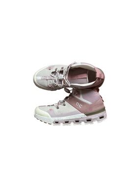 On Running Women’s Pink hiking boots